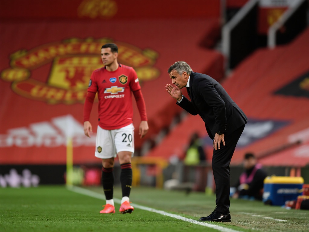 阿莫林公开致歉:曼联灾难赛季后迎复苏希望 近日,阿莫林以果敢姿态公开道歉,坦然面对