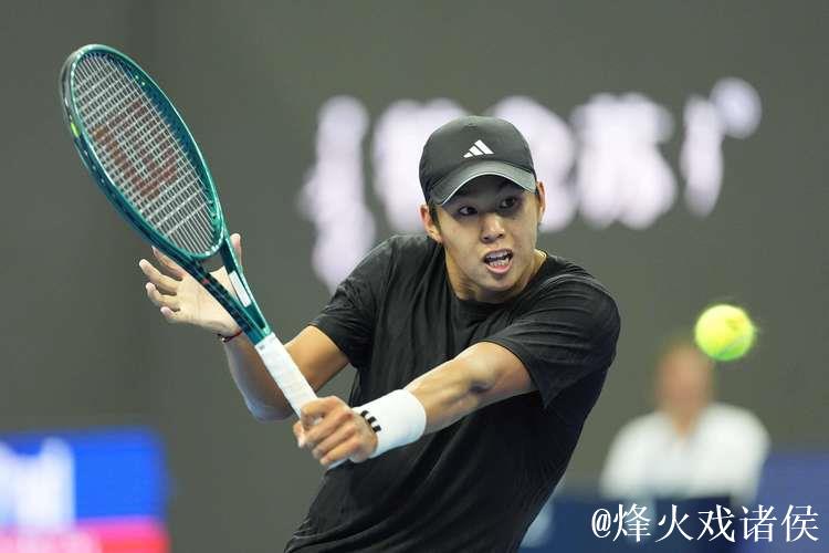 辛纳两盘完胜19岁新星勒纳·钱，夺得中网男单冠军