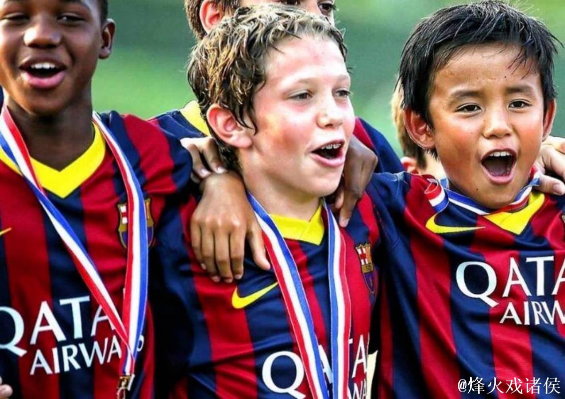 弗利克盛赞拉马西亚 “所有球员状态都接近100%” 弗利克盛赞拉马西亚 “所有球员状态都接近100%”